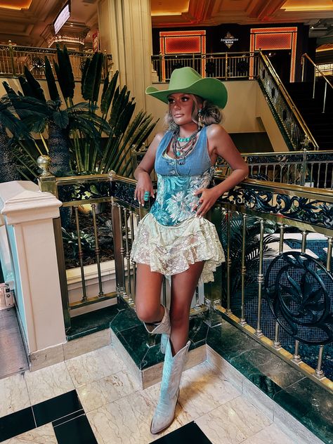 Taylor Rousseau : #nfr #western #westernoutfits #country #cowgirl wrangler #fashioninspo #rodeo #cowboy @itstaylorrousseau tiktok/insta . . Western fashion ideas : Punchy outfits : Western photoshoot inspo : Rodeo outfits : NFR Outfit Ideas : Taylor Rousseau Nfr, Rustic Cowgirl Outfit, Rodeo Cookoff Outfit, Easy Rodeo Outfits, Taylor Rousseau Outfits, Country Side Outfits Women, Cowgirl Theme Outfit, Yallternative Style, Taylor Rousseau