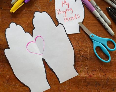 People Prayed For Peter Craft, Praying Hands Craft Preschool, Praying Hands Template Free Printable, Praying Hands Craft For Kids, Praying Hands Craft, Sunday School Prayer, Faith Craft, Faith Activities, Hand Art Projects