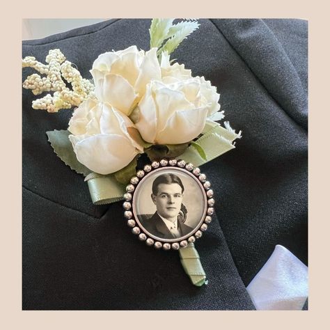 Perfect gift for a groom who has lost a loved one. He will cherish our beautifully crafted keepsake and take comfort knowing his loved one is with him on his wedding day. #memorialcharm #photocharms #memorialgift #etsyseller #etsyshop #groom #groom #gift #groomgifts #groominspiration #boutonniere #boutonniere #weddingtrends https://magnoliatreeandco.etsy.com/ca/listing/1312773921/wedding-bouquet-photo-charm-memorial-pin Bouquet Photo Charm, Wedding Bouquet Photo Charm, Bridal Bouquet Charms, Bouquet Photo, Bouquet Charms, Groom Boutonniere, Photo Pin, Photo Charms, Wedding Memorial