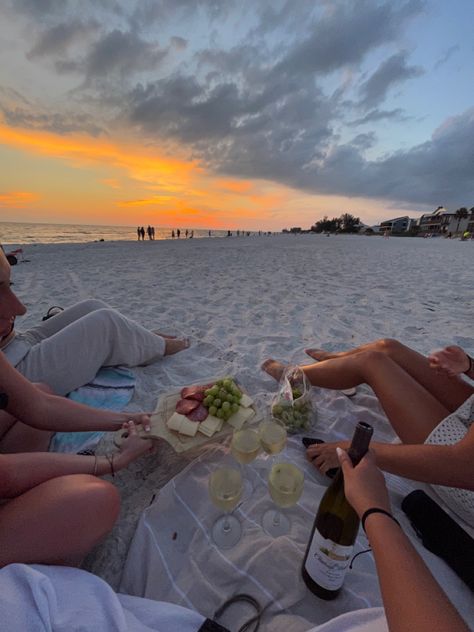 Wine Beach Aesthetic, Sunset Mood Board, Charcuterie Aesthetic, Beach Charcuterie, Beach Pictures With Friends, Charcuterie Picnic, Beach Sunset Aesthetic, Girls Beach Trip, Beach Week