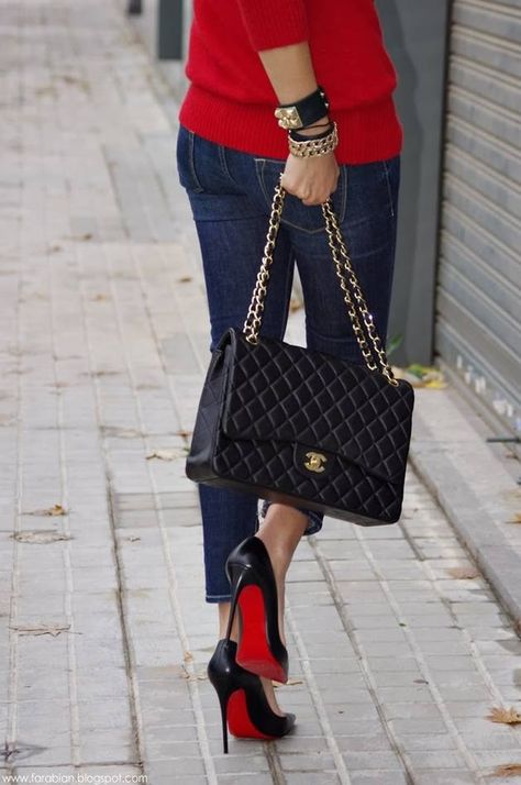 Chanel....Louboutin Τσάντες Louis Vuitton, Mode Shoes, Mode Tips, Estilo Chic, Sweater Crop, Modieuze Outfits, Street Style Chic, Street Chic, Looks Style