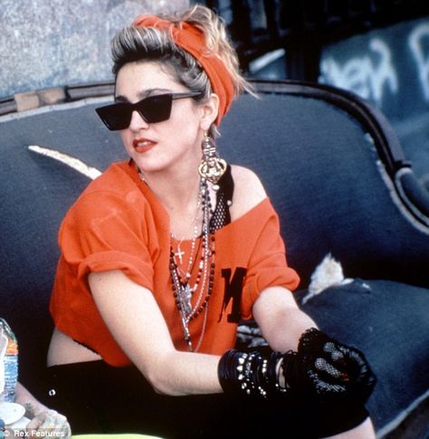 Pode e acessórios 1980s Clothes, 80s Madonna, 1980s Outfits, Look Disco, Desperately Seeking Susan, 80s Fancy Dress, Look 80s, 80s Party Outfits, Madonna 80s