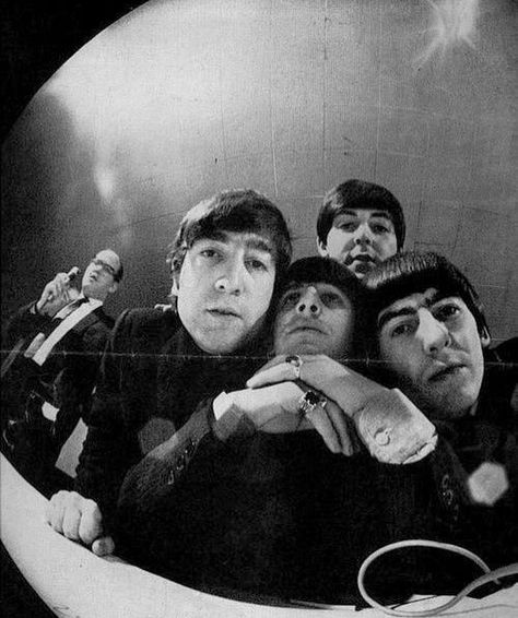 The Beatles Pfps, Beatles Matching Pfp, Beatles Ideas, Beatles George, Beatles Photos, Bug Boy, Beatles Pictures, John Lennon Beatles, Beatles John