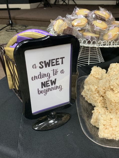 Leaving Decorations Ideas, Farewell Table Decor Ideas, Farewell Dessert Ideas, See You Later Party Ideas, Good Bye Party Ideas Decoration, Coworker Leaving Party Themes, Farewell Celebration Ideas, Moving Out Of State Party Ideas, Boss Leaving Party Ideas