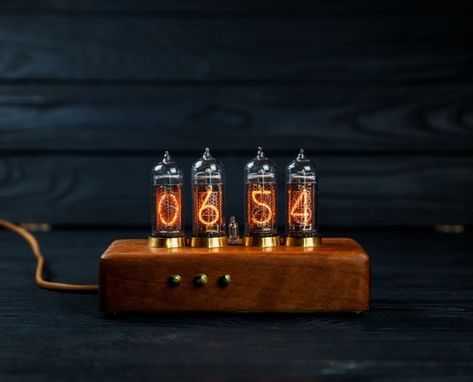 Tech Home Office, Nixie Tube Clock, Steampunk Furniture, Steam Engine Model, Science Decor, Nixie Tube, Lemon Oil, Tube Light, Tech Lighting