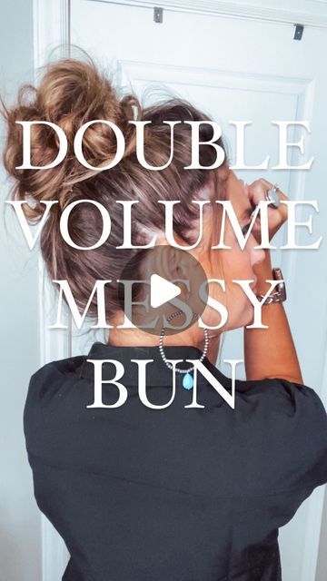 Brooke Roundy Hair Tips Makeup Tips on Instagram: "Double volume messy bun. Love this one! #messybun #hair #hairtutorial #easyhairstylr #mombun #momlife #momhair" Messy Bun Anleitung, How To Bun, Jada Facer, Messy Bun For Short Hair, Messy Bun Updo, Double Volume, Easy Bun Hairstyles For Long Hair, Cute Messy Buns, Perfect Messy Bun