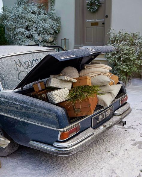 Shopping Christmas Aesthetic, The White Company Christmas, Holiday Shopping Aesthetic, Christmas Asethics, Home For The Holidays Aesthetic, Christmas Aesthetic Blue, Christmas Cars, Driving Home For Christmas, Christmas Feeling