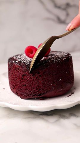 Red Velvet Chocolate Lava Cakes Red Velvet Lava Cake, Red Velvet Pudding, Chocolate Lava Cakes, Red Velvet Chocolate, Velvet Cake Recipes, Red Velvet Cheesecake, Molten Chocolate, Dessert For Two, Chocolate Lava