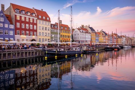 🇩🇰 Nyhavn (Copenhagen, Denmark) by Ulrich Jakobsson 🏙 Nyhavn Copenhagen, Copenhagen Denmark, Copenhagen, Denmark, Places To Visit, Building, Photography