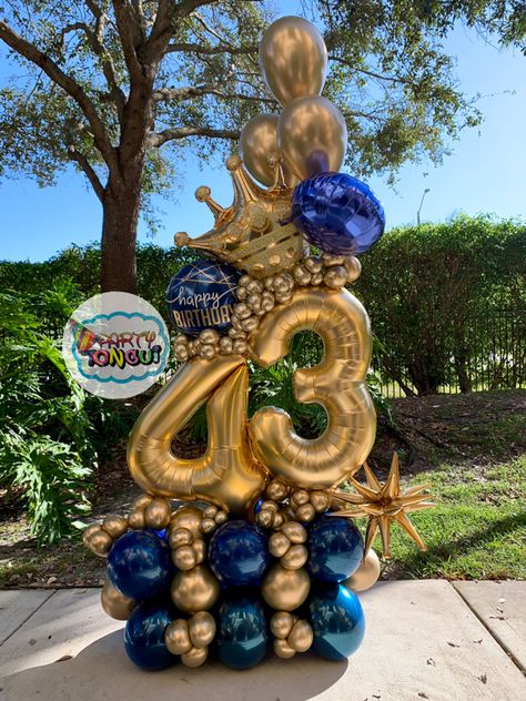 Balloon Arrangements For Men, 15th Birthday Decorations, 40th Birthday Balloons, Festa Moana Baby, 40 Balloons, Balloon Bouquet Diy, Balloon Tower, Wedding Balloon Decorations, Balloon Display