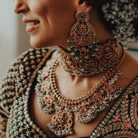 The Prettiest Fusion Jewellery Pieces We Spotted On Real Brides! | WedMeGood Fusion Jewellery, Indian Bridal Jewellery, Sabyasachi Jewellery, Long Pearl Necklaces, Antique Jewelry Indian, Bridal Fashion Jewelry, Indian Jewelry Sets, Pearl Jewelry Necklace, Desi Wedding