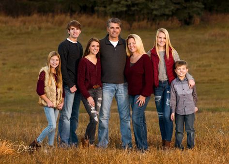 FAMILY - Baer Photography Family Of 8 Christmas Pictures, Fall Themed Family Photos, Fall Family Photos 6 People, Family Portrait Poses Outdoor, Family Picture Poses For 6 People, Outdoor Fall Family Photo Ideas, Full Family Photoshoot, Outdoor Fall Family Pictures Outfits, Fall Family Photo Outfits Outdoor