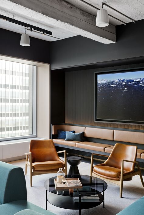 Rockefeller Group Offices - New York City | Office Snapshots Office Lounge Area Design, Modern Office Design Inspiration, Office Lounge Area, Library Interior, Office Design Inspiration, City Office, Office Space Design, Office Lounge, Modern Office Design