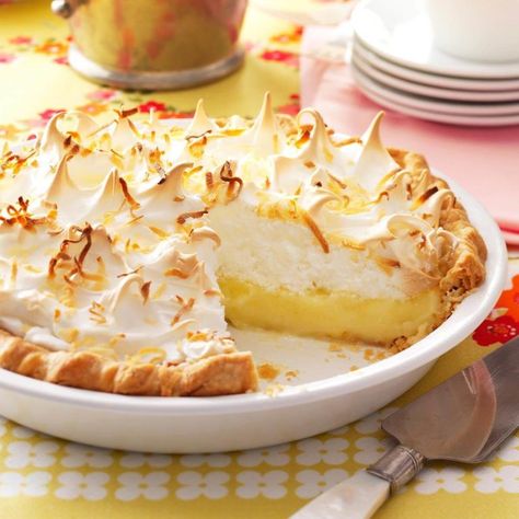 Coconut Meringue Pie, Baked Alaska Recipe, Coconut Meringue, Meringue Pie Recipes, Lime Cream, Cake Mug, Coconut Pie, Baked Alaska, Coconut Cream Pie