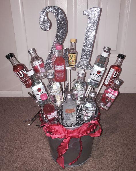 21 B Day Gift Ideas, 21st Birthday Shooter Cake, 21st Birthday Shooter Basket, 21st Birthday Alcohol Basket, Shooter Bouquet Alcohol, 21 Bday Gifts, 21 Birthday Basket For Her, Alcohol Tower 21st Birthday, 20 Birthday Present