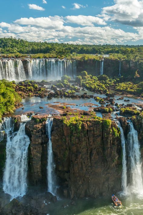 Waterfalls Around The World, Iguacu Falls, Iguassu Falls, Japanese Bathroom Design, Iguazu National Park, Argentina Messi, 7 Wonders Of The World, Rainforest Animals, Fall Vacations