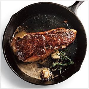 Resep Steak, Strip Steak Recipe, New York Strip Steak, Pan Seared Steak, New York Strip, Ny Strip Steak, Tender Steak, Ny Strip, Cast Iron Skillet Recipes