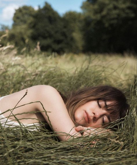 Jones Aesthetic, Xochitl Gomez, She Looks So Perfect, Daisy Edgar Jones, Marie Claire Australia, Beach Reading, White Aesthetic, Marie Claire, Daisy