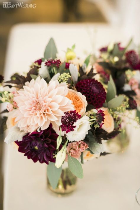 28 Romantic Wedding Centerpieces That are Sure to Inspire Burgundy Wedding Centerpieces, Purple Fall Wedding, Blush Wedding Centerpieces, Wedding Urban, Romantic Wedding Centerpieces, Fall Wedding Centerpieces, Purple Wedding Flowers, Camp Wedding, Fall Wedding Flowers