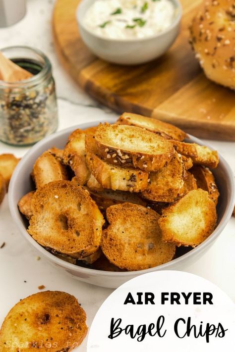 Bagel Chips Recipe, Bagel Bites Recipe, Small Air Fryer, Healthy Chips, Bagel Chips, Bagel Bites, Homemade Bagels, Lazy Weekend, Finger Foods Easy