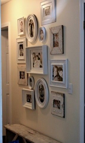 Reclaimed Wall Art, Gallery Wall Design, Picture Arrangements, Family Photo Wall, Photo Wall Gallery, Rustic Wall Art, Wall Gallery, Rustic Walls, Design Case