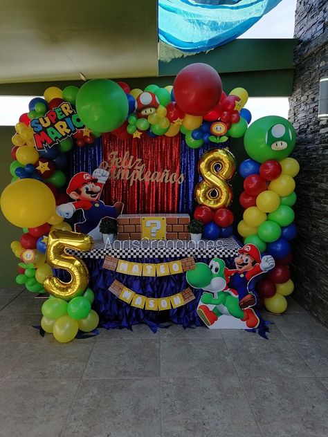 Balloon Arch Tabletop, Mario And Luigi Balloon Garland, Mario Bro Balloon Garland, Sonic Mario Birthday Party, Mario Birthday Balloon Arch, Mario Bros Balloon Decor, Mario And Sonic Birthday Party, Super Mario Balloon Garland, Mario Balloon Arch