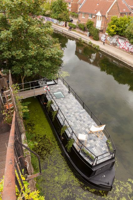 Bert and May Barge - Eclectic - London - by Chris Snook | Houzz UK Spaces Photography, Barge Interior, Canal Boat Interior, Barge Boat, Canal Barge, London Living Room, Boat Interior Design, Living On A Boat, Cool Tree Houses