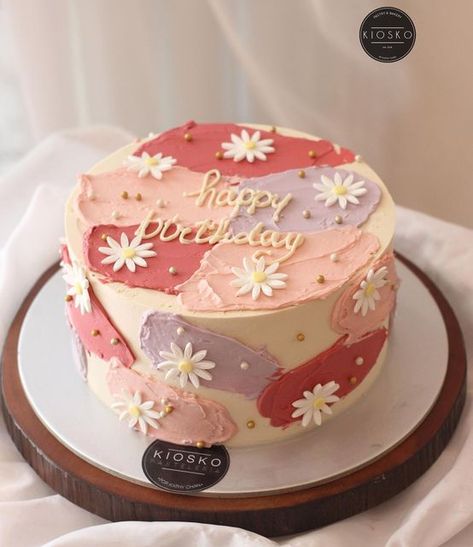 Girly Cake Ideas Birthday, Pastel Birthday Cake For Women, Gateau Aesthetic, Cumpleaños Aesthetic, 26 Birthday Cake, Anniversary Dessert, Girly Birthday Cakes, Small Birthday Cakes, 13 Birthday Cake