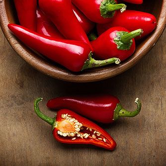 Hot Pepper Compounds for Heart Health Pepper Benefits, White Chili Recipe, Nightshade Vegetables, Aphrodisiac Foods, Eat This Not That, Red Chili Peppers, Man Food, Hottest Chili Pepper, Chilli Pepper