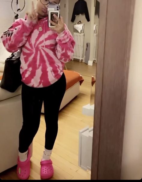 Lazy School Outfit Winter, Cute Bummy Outfits For School Lazy Days, Back To School Outfits Pink, Baddie Fits For School, 8th Grade Outfits For School, Baddie School Outfits, Outfit Ideas For School Baddie, Simple School Outfits, Cute Outfits Simple