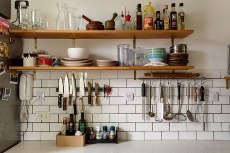 Knife Storage Kitchen, Kitchen Open Shelving Decor, Knife Magnet, Counter Ideas, Food Prepping, Apartment Stuff, Knife Rack, Knife Storage, Young House Love