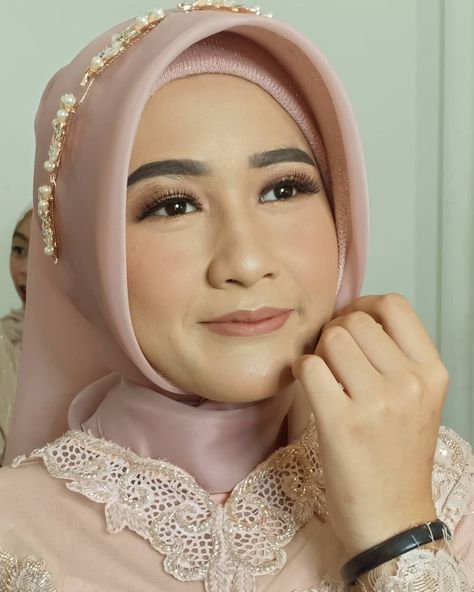 💄 Makeup Pager Ayu for @rumahriassabina... Pager Ayu, Epilator, Dark Eyes, Bright Eyes, Angel Eyes, Pretty Eyes, Laser Hair, Laser Hair Removal, Makeup Addict