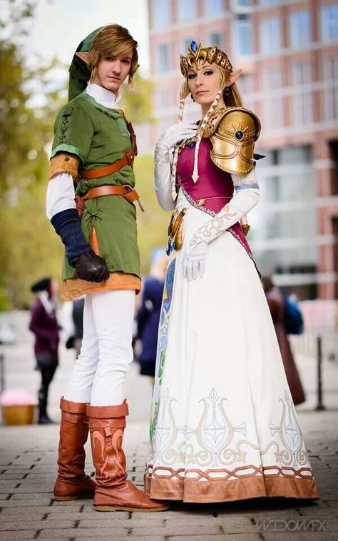 Rogue Cheney, Zelda Costume, Link Costume, Zelda Wedding, Dragon Wedding, Couples Cosplay, Couple Cosplay, Link Cosplay, Princesa Zelda