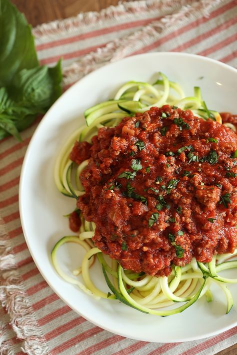 Cooking Zoodles, Paleo Pasta, Homemade Bolognese, Spaghetti Meat Sauce, Zoodle Recipes, Mom Recipes, Healthy Turkey, Diner Recept, Spiralizer Recipes