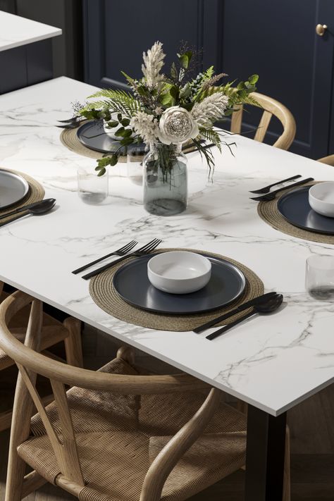 Dining Room Design Marble Table, Marble Dining Table Styling, Round Marble Dining Table Setting, Marble Table Kitchen, Marble Dining Table Setting Ideas, Marble Table Centerpiece Dining Rooms, Marble Table Decor Dining, Marble Kitchen Table Decor, Modern Dining Table Vase Decor