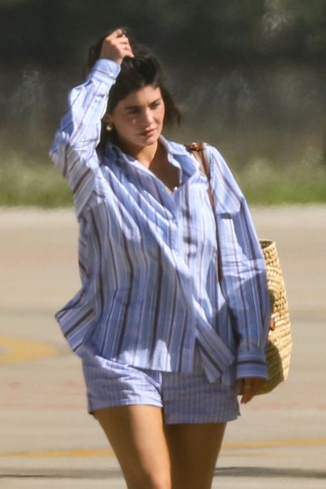 Kylie Jenner 15.08.2023 Kylie Jenner Summer Outfits, Kylie Jenner 15, Movie Fashion Outfits, Kylie Jenner Outfits Casual, Kylie Jenner Street Style, Celeb Fashion, Kylie Jenner Outfits, Kylie Jenner Style, Kylie Kristen Jenner