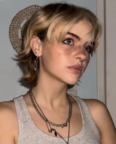 Short Grunge Hair, Shaggy Short Hair, Hair Inspiration Short, 짧은 머리, Mullet Hairstyle, Short Hair Haircuts, Cut My Hair, Hair Inspo Color, Dream Hair