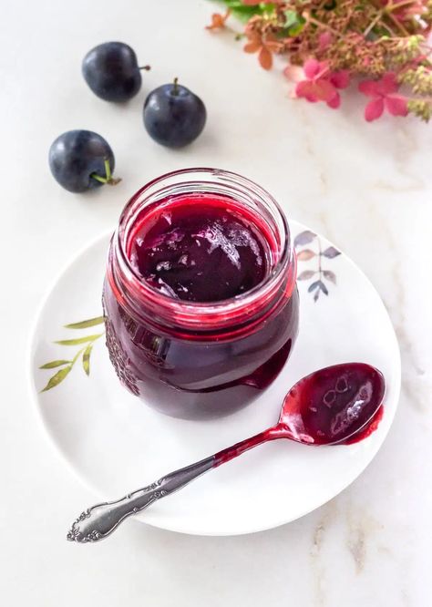 Plum Jam With Pectin, Plum Jam Recipe, Plum Preserves, Almond Flour Brownies, Plum Jam Recipes, Plum Recipes, Jam Recipes Homemade, Plum Jam, Blueberry Jam