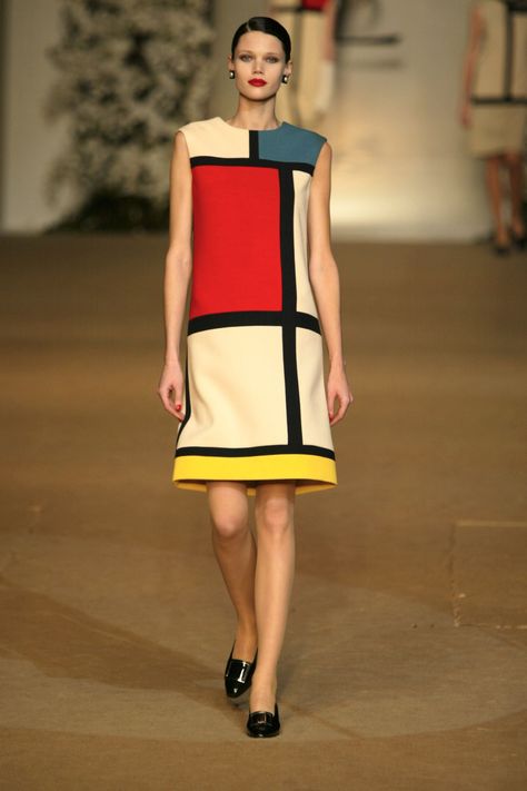 Mondrian Dress, Yves Saint Laurent Dress, Mondrian Art, Yves Saint Laurent Paris, Yves Saint Laurent Couture, Geometric Fashion, Valentino Couture, Catherine Deneuve, Piet Mondrian