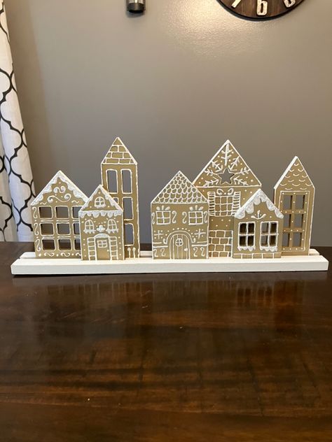 Cardboard Gingerbread Village, Painted Gingerbread Houses, Gingerbread House Cardboard, Gingerbread House Painting, Wood Gingerbread House, Cardboard Christmas House, Paper Gingerbread House, Tea Light Houses, Gingerbread Tea