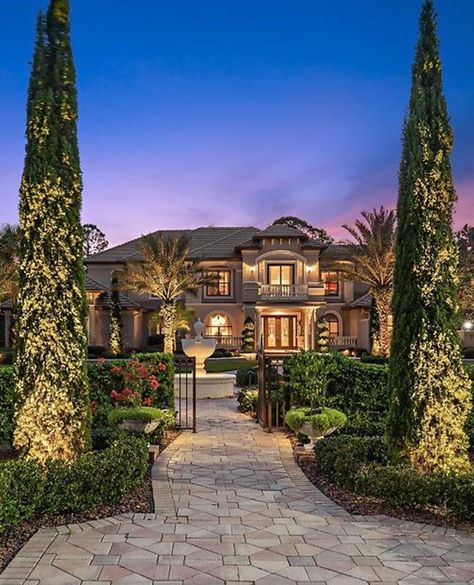 Florida Mansion, Beauty Space, Real Estate Luxury, Luxury Real Estate Marketing, Luxury Modern Homes, Apartment Goals, Dream Mansion, Dream Place, Homes Luxury