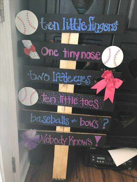 Gender reveal (baseballs and bows) Baseball Gender Reveal, Baseball Diy, Bows Gender Reveal, Gender Reveal Box, Creative Gender Reveals, Baby Gender Reveal Party Decorations, Gender Reveal Party Games, Bow Gender Reveal, Pregnancy Gender Reveal