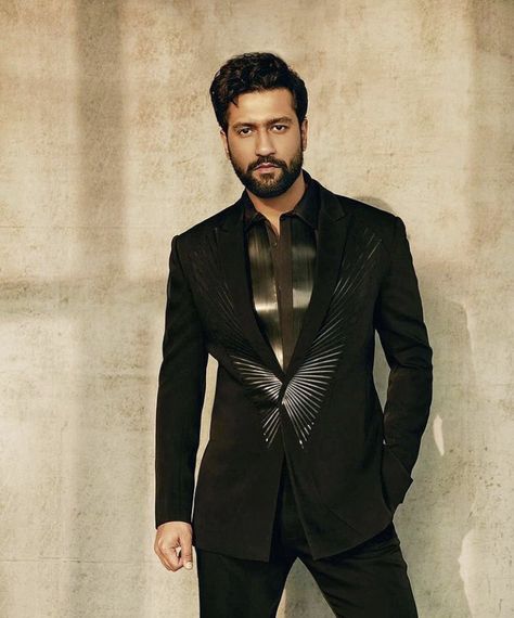 Carnival Outfit For Men, Party Wear Blazers For Men, Black Blazer Outfit Men, Reception Dress For Men, Blazer Outfits For Men, Men's Tuxedo Wedding, Indian Wedding Suits Men, Wedding Outfits Indian, Mens Fashion Fall Outfits