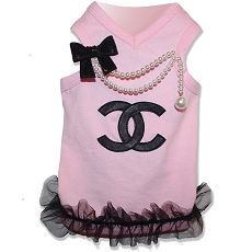 Coco Chanel Dog Clothes, Dog Designer Clothes, Luxury Dog Clothes, Pink Dog Clothes, Puppy Clothes Girl, Cute Dog Accessories, Tiffany White, Girl Dog Clothes, Dog Outfits