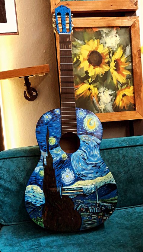 Guitar Painting Ideas Aesthetic, Starry Night Guitar, Acoustic Guitar Art Paint, Painting On Guitar Ideas, Painted Guitars Ideas, Painted Guitar Acoustic, Painting On Guitar, Guitar Painting Ideas, Painted Acoustic Guitar