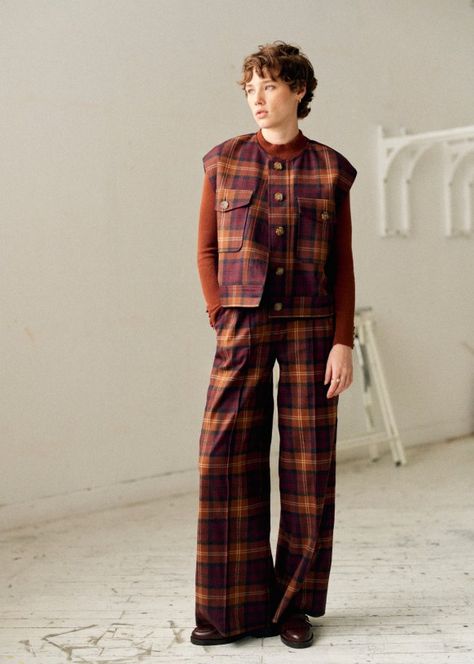 Aldo Trousers - Burgundy and brown check - Wool - Sézane Burgundy And Brown, Pattern Clothes, Side Stitch, Fall Fit, Checked Trousers, Checked Jacket, Wool Trousers, Check Pattern, Parisian Style