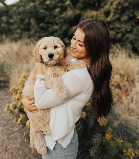 the face I make when mom gets ready for work every morning. 😭 Professional Photos With Dogs, Pup Photoshoot, Dog Photoshoot Ideas With Owner, Dog Owner Photoshoot, Mom Photo Shoots, Dog Family Pictures, Family Dog Photos, Pet Photography Poses, Dog Photoshoot Pet Photography