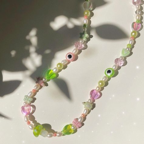 Mismatched Beaded Necklace, Pink And Green Beaded Necklace, Pink And Green Necklace, Green And Pink Necklace, Mismatched Bracelets, Green Necklace Beads, Mismatched Necklaces, Pink And Green Jewelry, Pink Beads Necklace