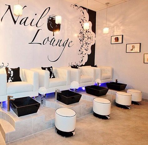 Saloons Beauty Bar Salon, Luxury Nail Salon, Salon Design Ideas, Nail Salon Interior Design, Beauty Salon Interior Design, Nail Salon Interior, Spa Room Decor, Hair Salon Design, Hair Salon Interior