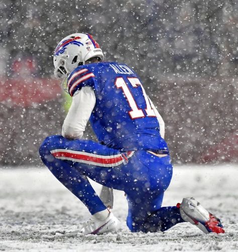 Buffalo Bills Snow, Buffalo Bills Aesthetic, F1 Football, Snow Games, Nfl Football Art, Bills Football, Nfl Photos, Josh Allen, Nfl Football Teams